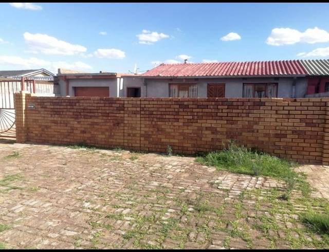 2 BEDROOM HOUSE FOR SALE IN DOBSONVILLE